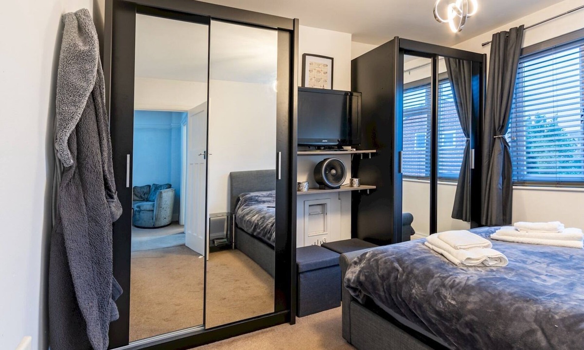 Leigh-on-Sea Apartment | Cosy Flat in Leigh - Pass the Keys