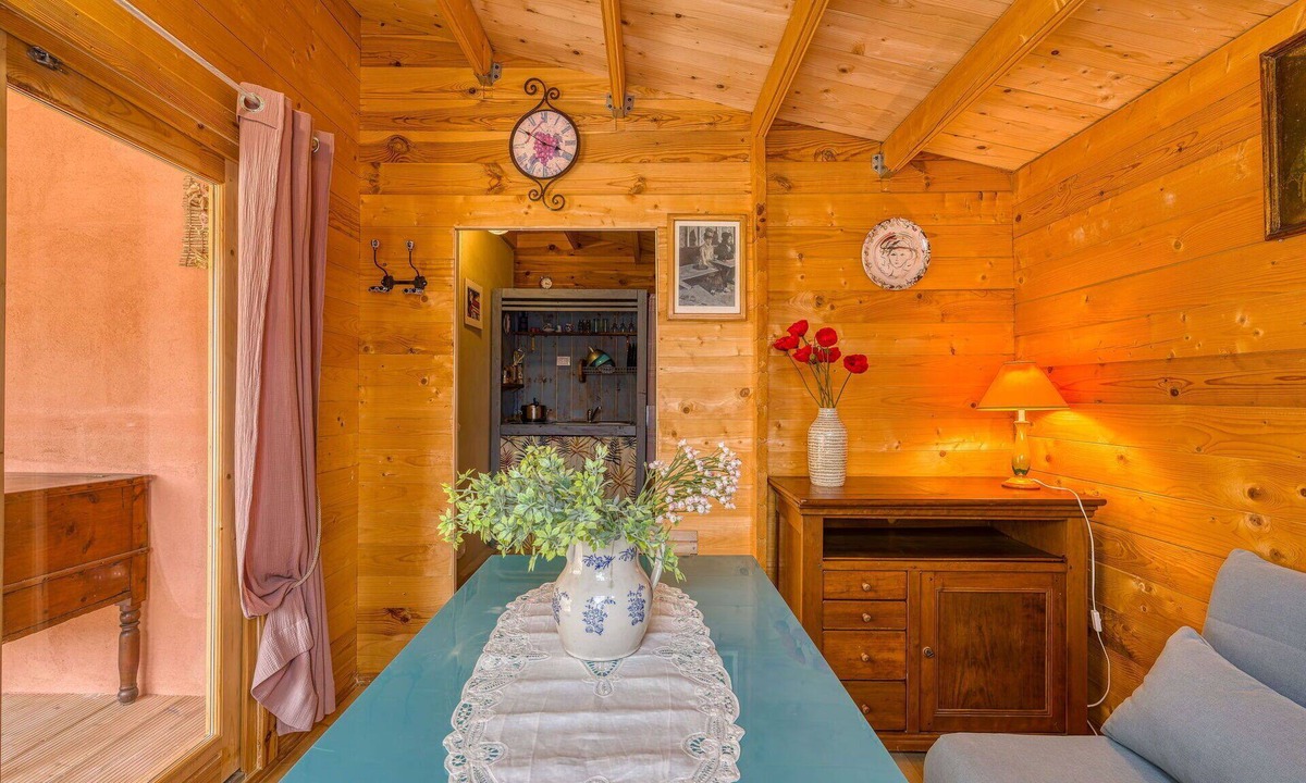 Saint-Laurent-La-Vernede Apartment | Cosy apartment for 2 guests with A/C, WIFI, pool, TV and terrace