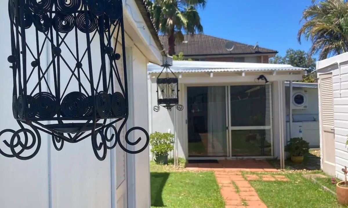 Padstow Cottage | Cosy Garden Cottage