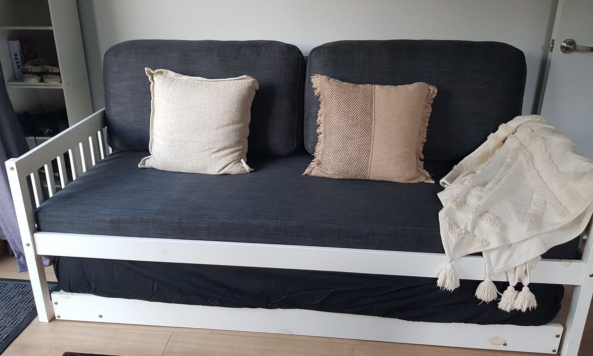 Browns Bay Apartment | Cosy Granny Flat under House