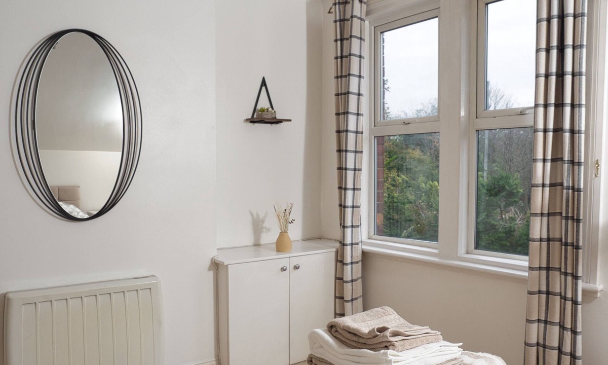 Royal Tunbridge Wells Apartment | Cosy High Brooms Suite