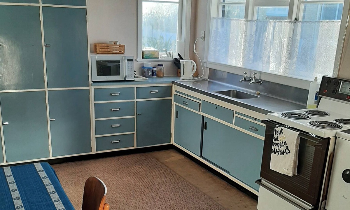 Waiotahi House | Cosy Holiday House, close to the Motu Bike Trail