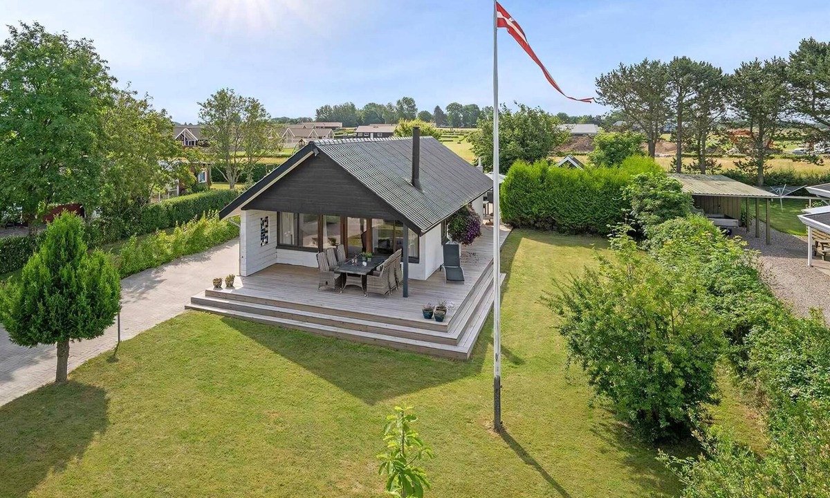 Skastrup Strand Villa | Cosy holiday house near child friendly beach