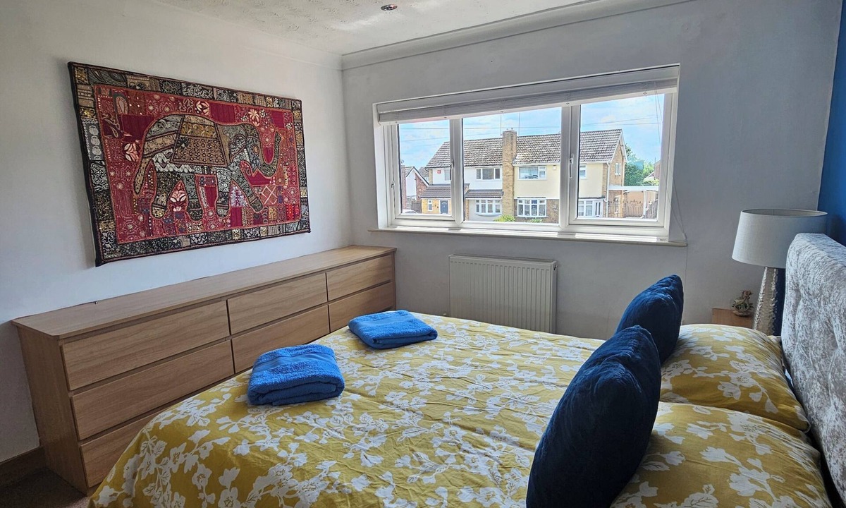 Wigston House | Cosy Home in Leicester