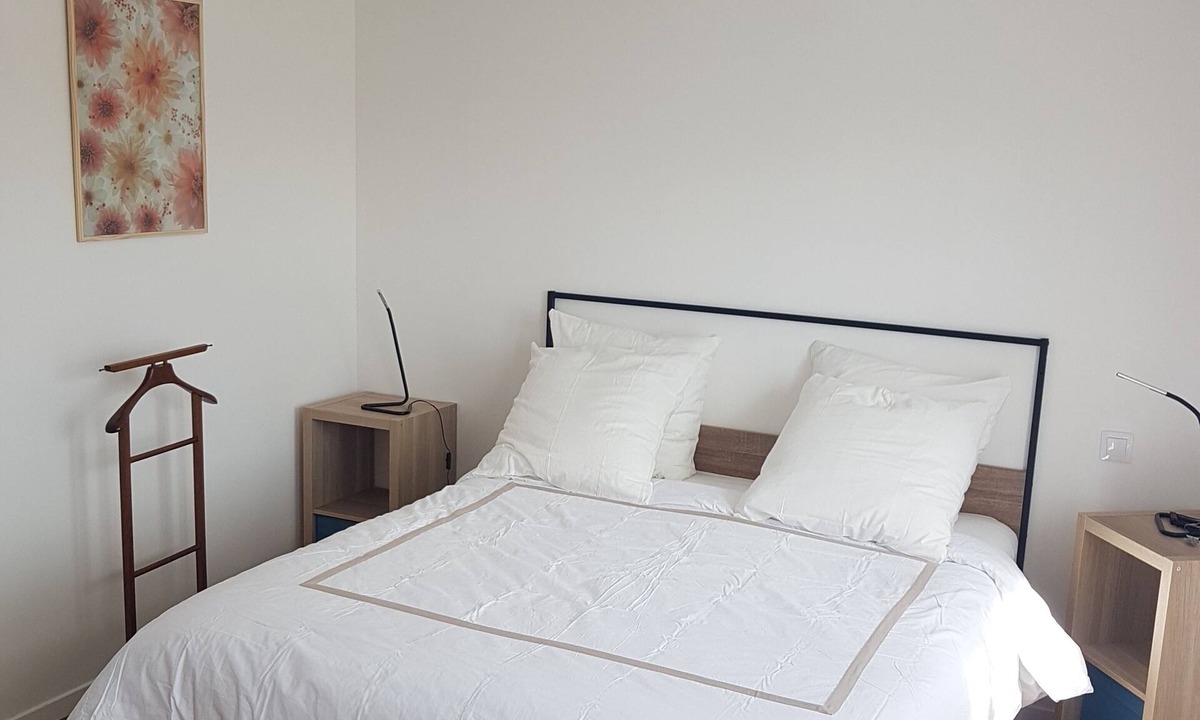 Signy-lAbbaye House | Cosy house for 2-3 people, garden, free parking, in the heart of the village and close to hiking trails!