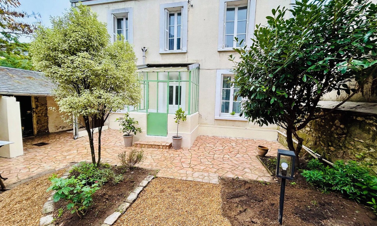 Tours House | Cosy house in Tours Centre - 1h from Paris by TGV In the heart of the Loire castles