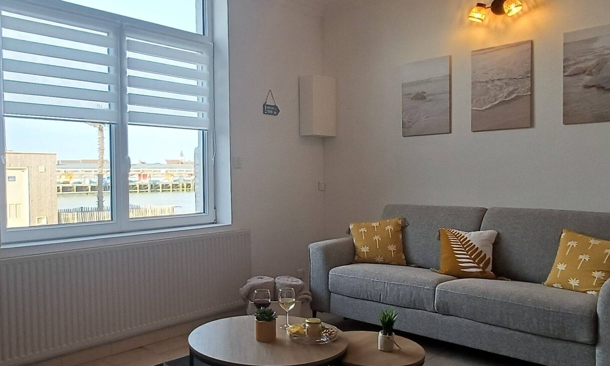 Petit-Fort-Philippe House | Cosy house overlooking the channel, 200 m from the beach, wifi, free parking
