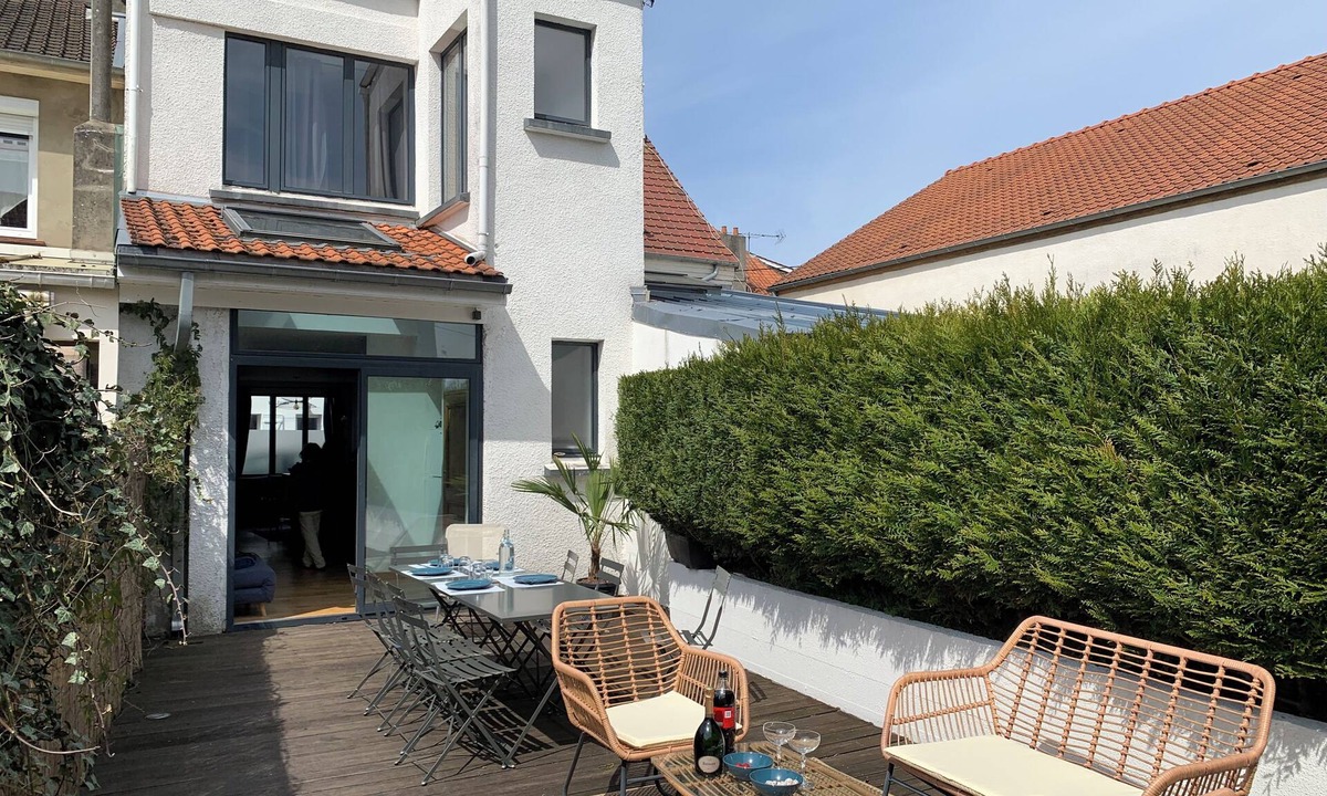 Cucq House | Cosy house with bar, fireplace and terrace, a stone's throw from Le Touquet