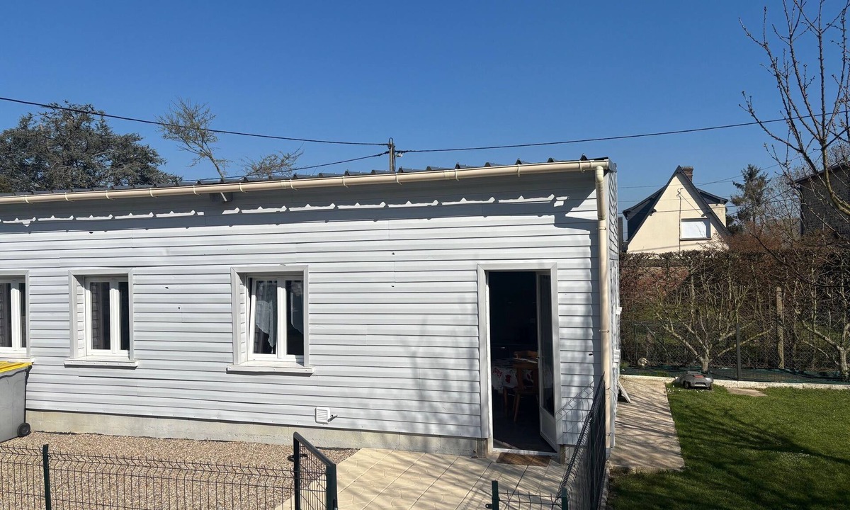 Combon House | Cosy house with quiet enclosed garden