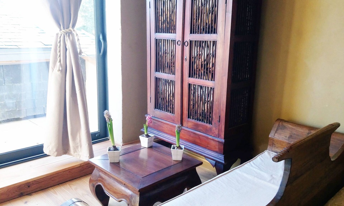 Villennes-sur-Seine House | Cosy independent studio in natural materials :)