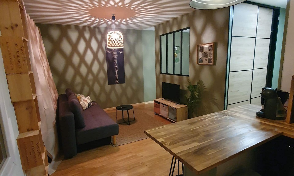 Tulle Apartment | Cosy Jungle Studio 🦍