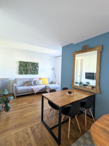 Issy-les-Moulineaux Apartment | Cosy little nest next to Paris