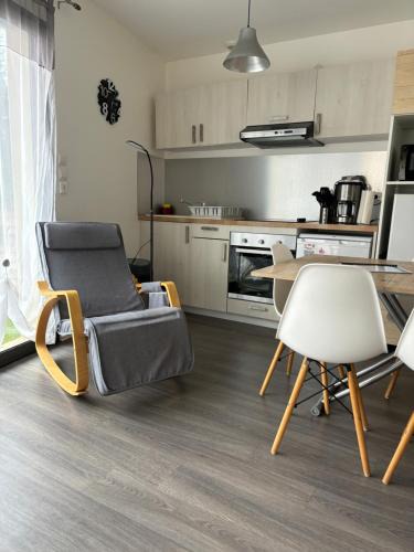 Villeneuve-les-Maguelone Apartment | Cosy Lodge Studio confortable et spacieux avec jardin