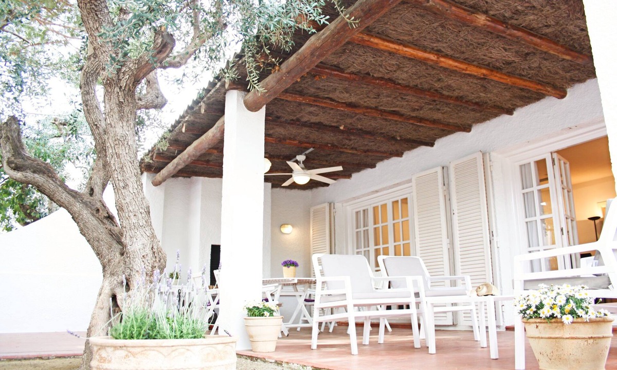 Cambrils House | Cosy marine & spa villa