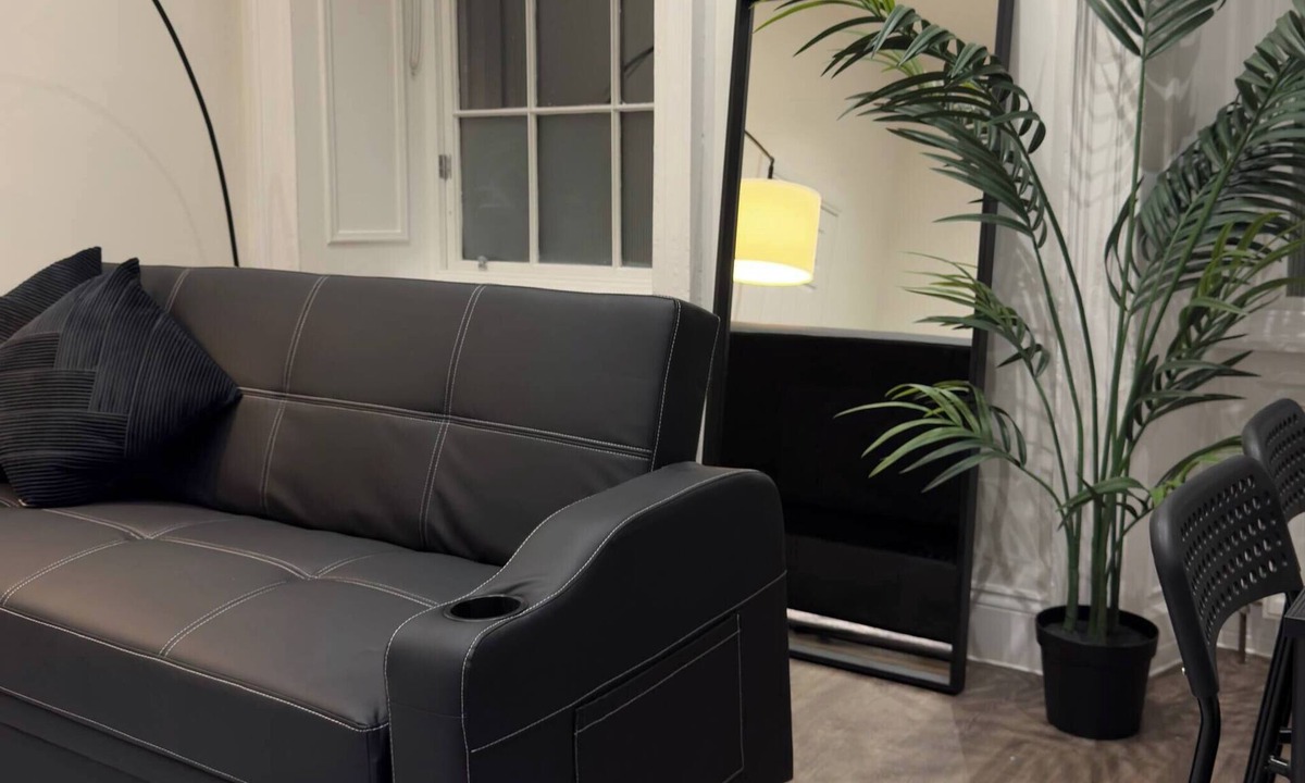 Leith Apartment | Cosy Modern Apartment on Leith Walk