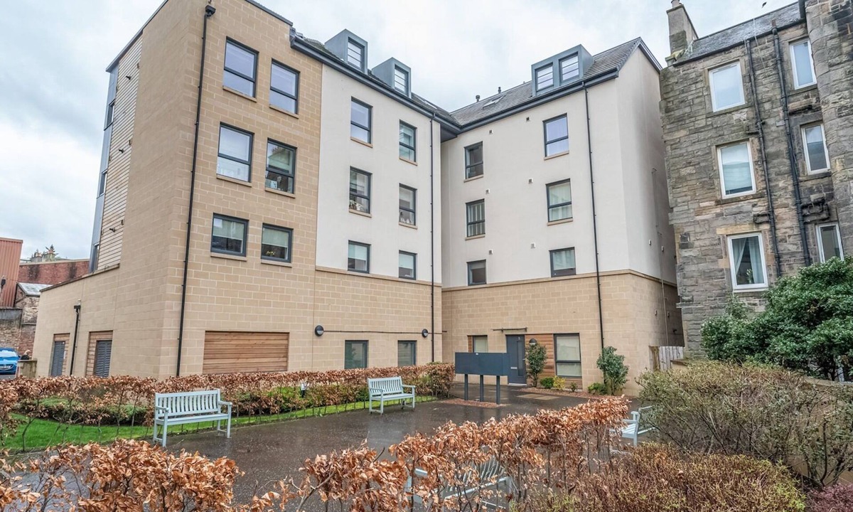 Bonnington Apartment | Cosy Modern Flat - Pass the Keys