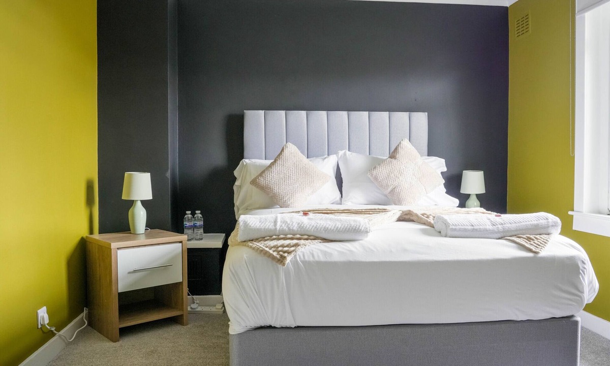 Bathgate House | Cosy Modern Home in Bathgate