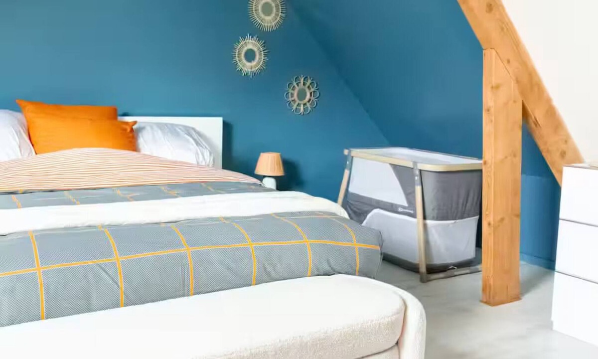 Demouville Apartment | Cosy modern loft close to towns and beaches