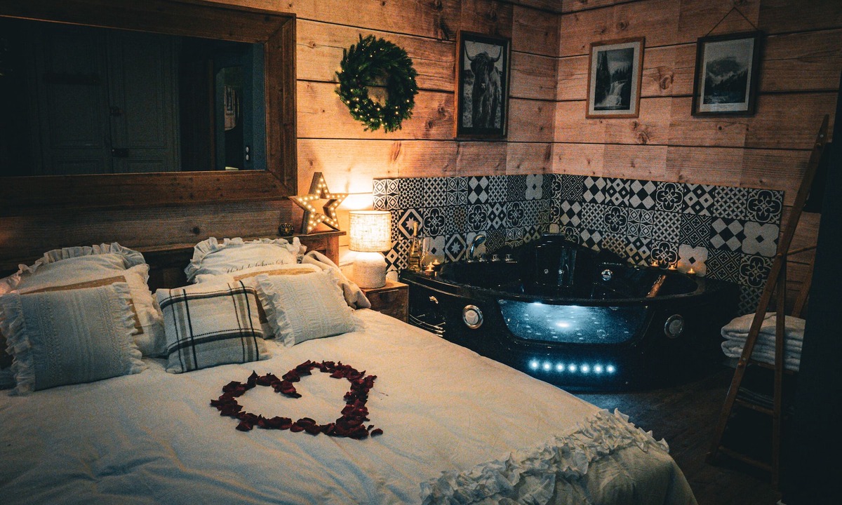 Evreux Apartment | COSY MOUNTAIN LOVE ROOM