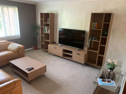 Guildford Apartment | Cosy one bed flat free parking