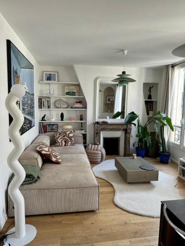 Quartier de Rochechouart Apartment | Cosy Parisian flat in the 9th