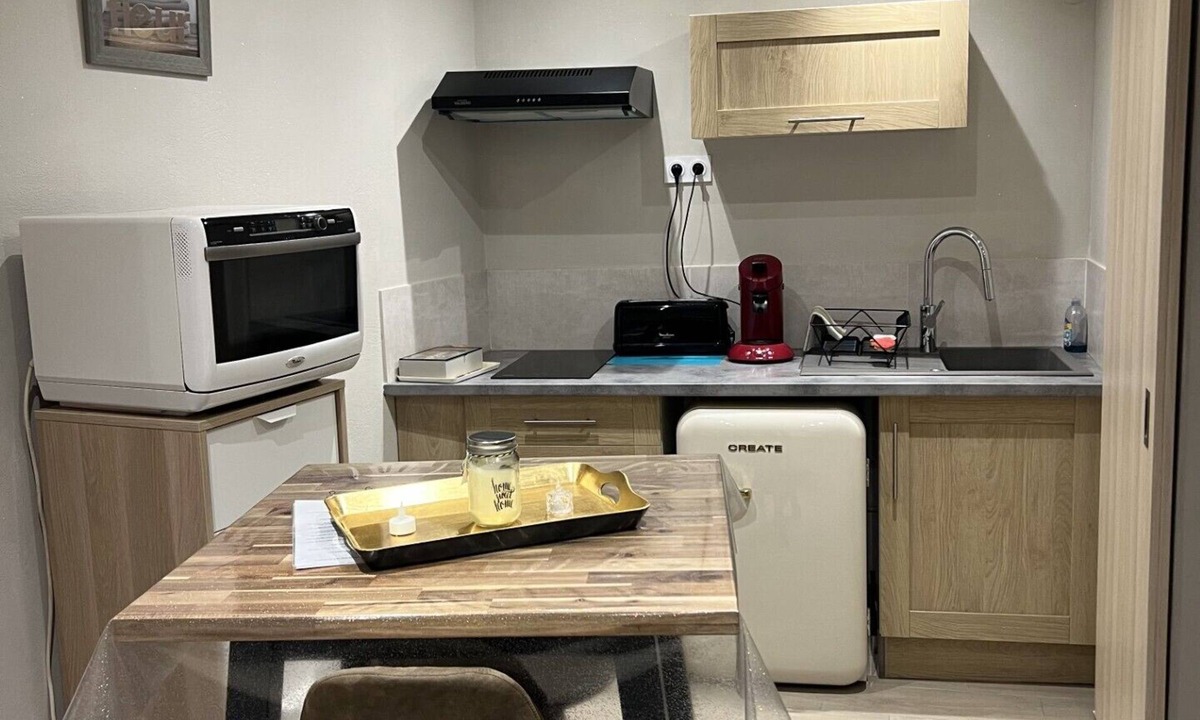 Le Beausset Apartment | Cosy, quiet studio with outdoor jacuzzi