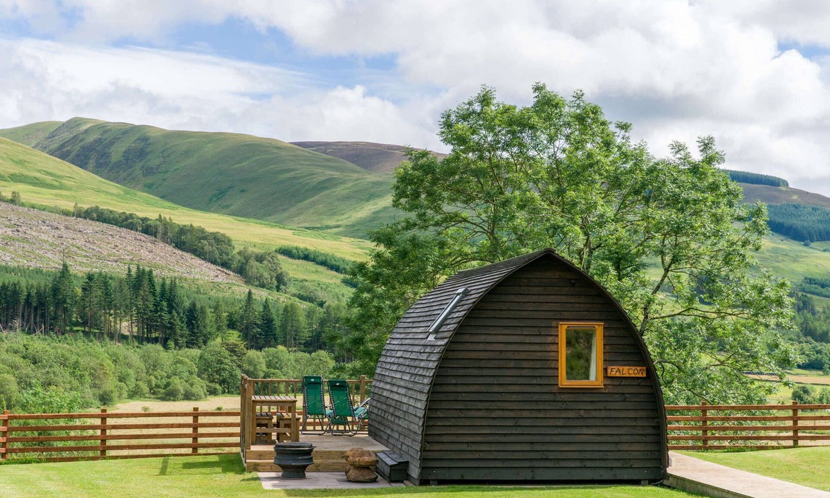Moffat Cabin | Cosy Rural Cabin With Hillside Viewpoint