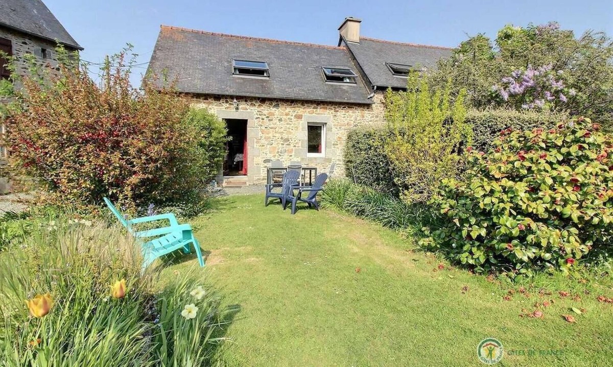 Treguidel House | Cosy, rustic cottage, nature & calm in Côtes-d'Armor