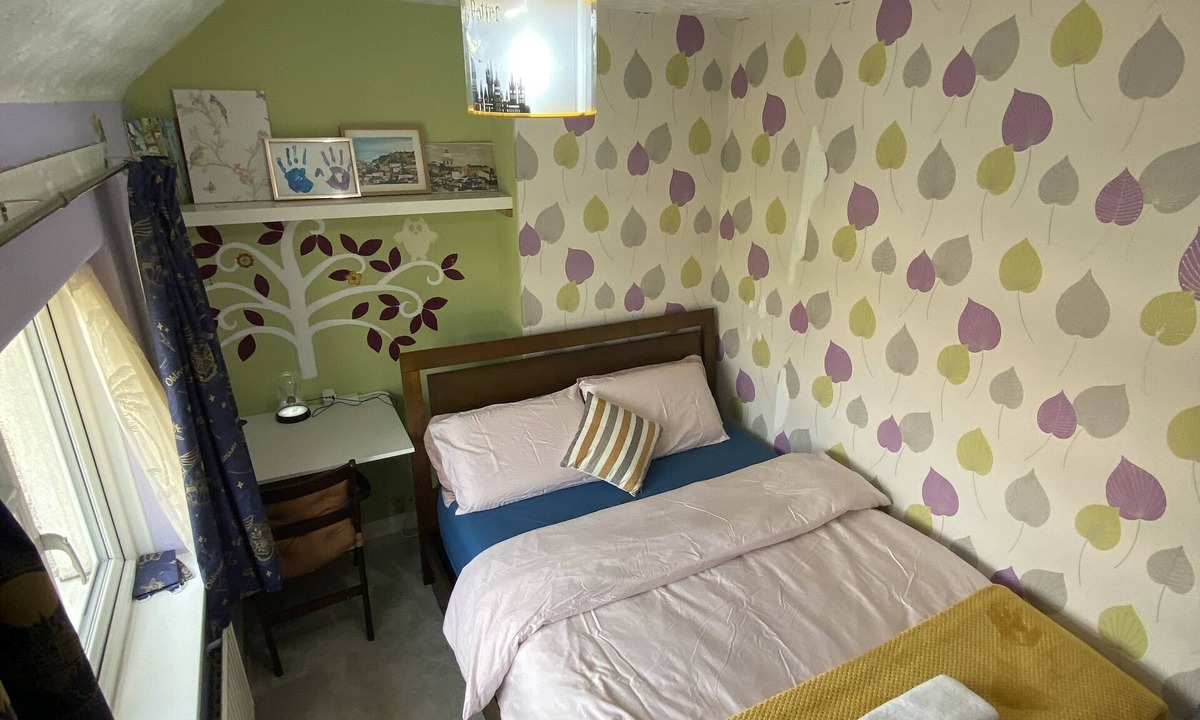 Hillingdon House | Cosy Short Stay near Heathrow