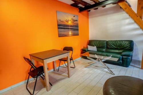 Antony Apartment | Cosy Smart and Modern Antony Centre