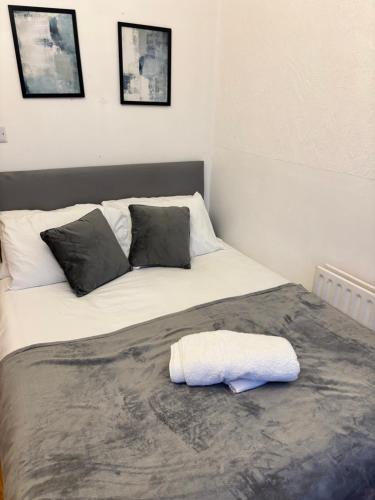 Upper Edmonton Apartment | Cosy Spacious Studio Flat,N18