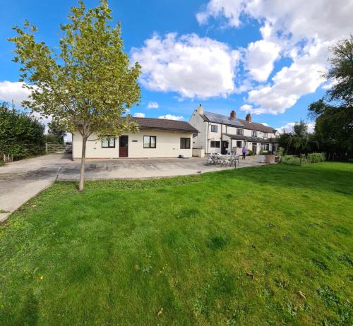 Pontefract House | Cosy stable conversion between Sheffield & Leeds