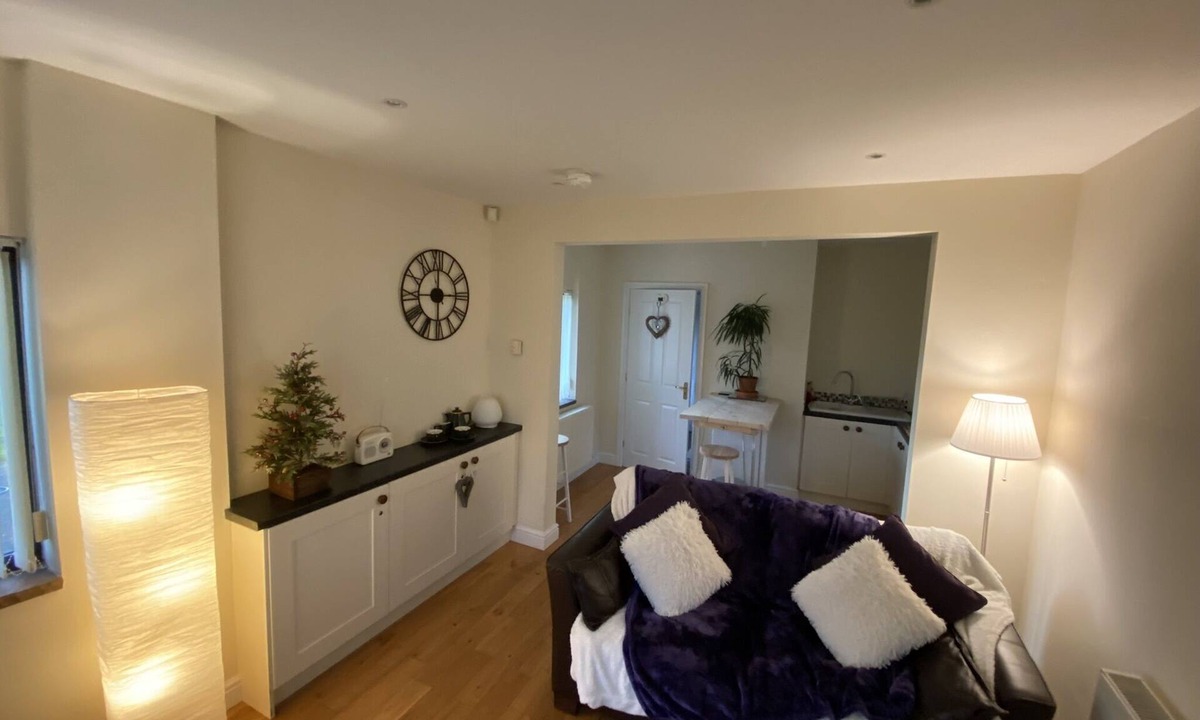 Pontefract Cottage | Cosy Stable Conversion Between Sheffield & Leeds