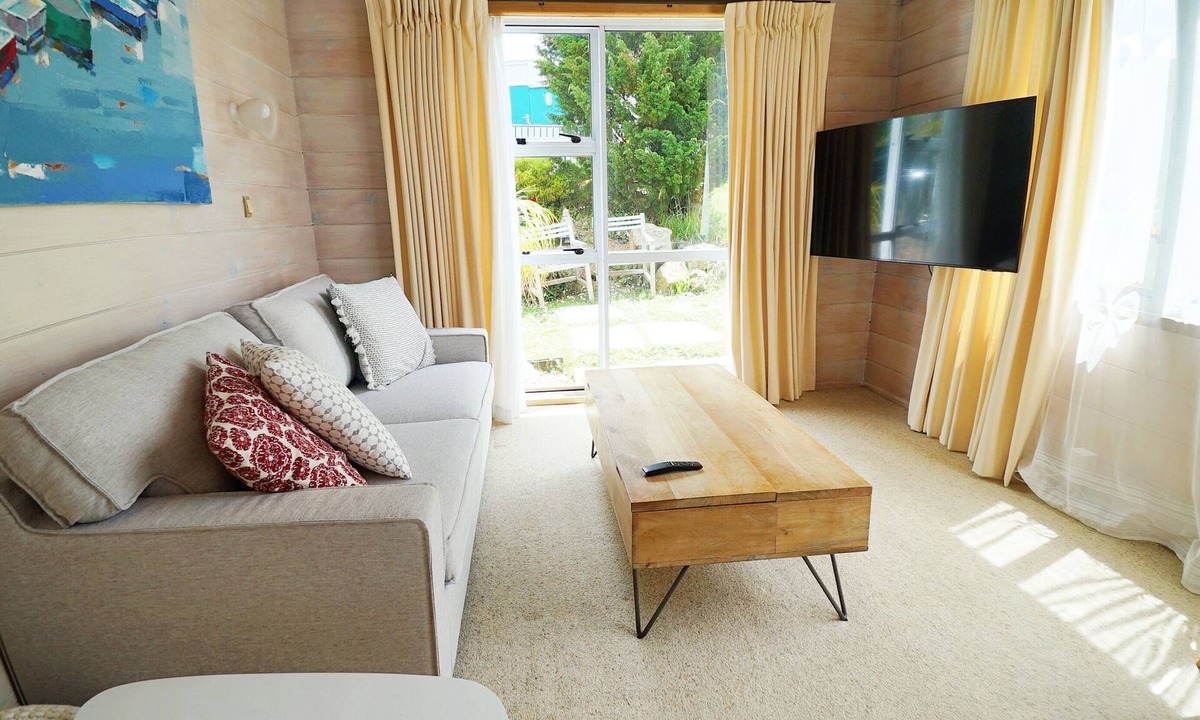 Red Beach Apartment | Cosy Studio 3 Mins Drive To Beach