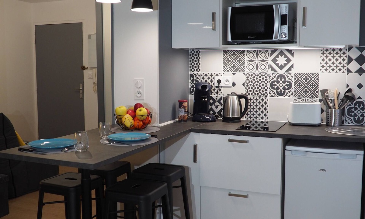 Faubourg-Raines Apartment | Cosy studio 5 minutes from the station