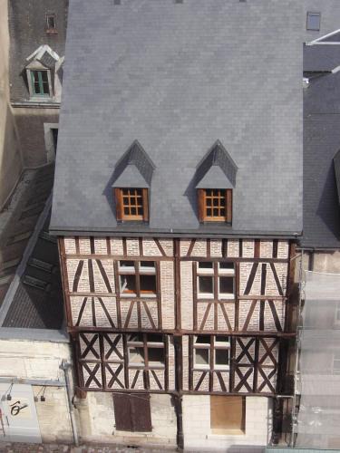 Amboise Apartment | Cosy studio, at foot of - au pied du, Château d'Amboise