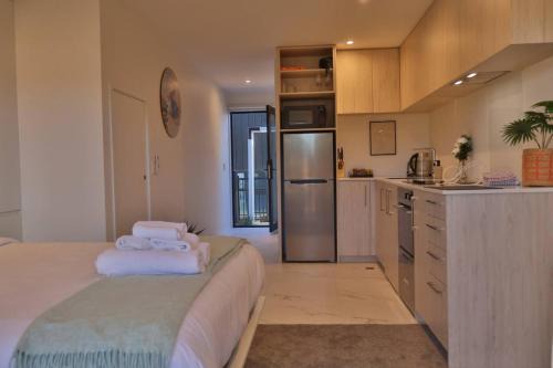 Henderson House | Cosy Studio in Awaroa Road