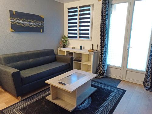 Nogent Village Apartment | Cosy Studio in Nogent-sur-Marne, City Centre, WiFi