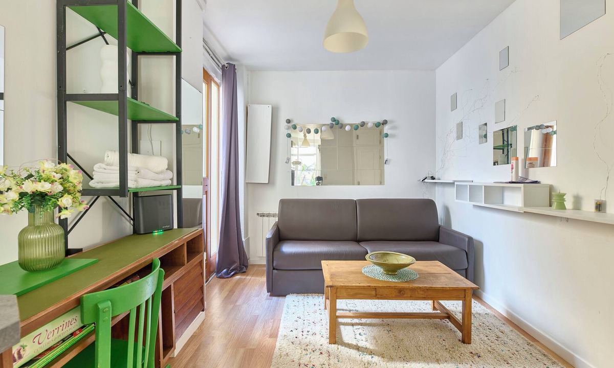 9th Arrondissement Apartment | Cosy Studio – Rue des Martyrs, Walking Distance to Montmartre