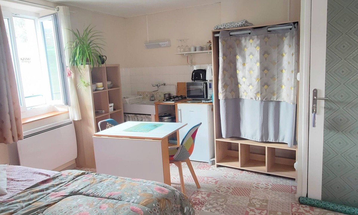 Rennes-les-Bains Apartment | Cosy studio with river view