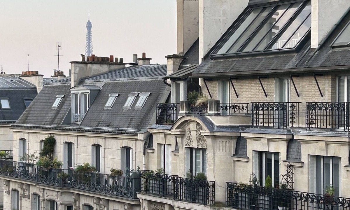 Ternes Apartment | Cosy studio with Eiffel Tower view 4 people