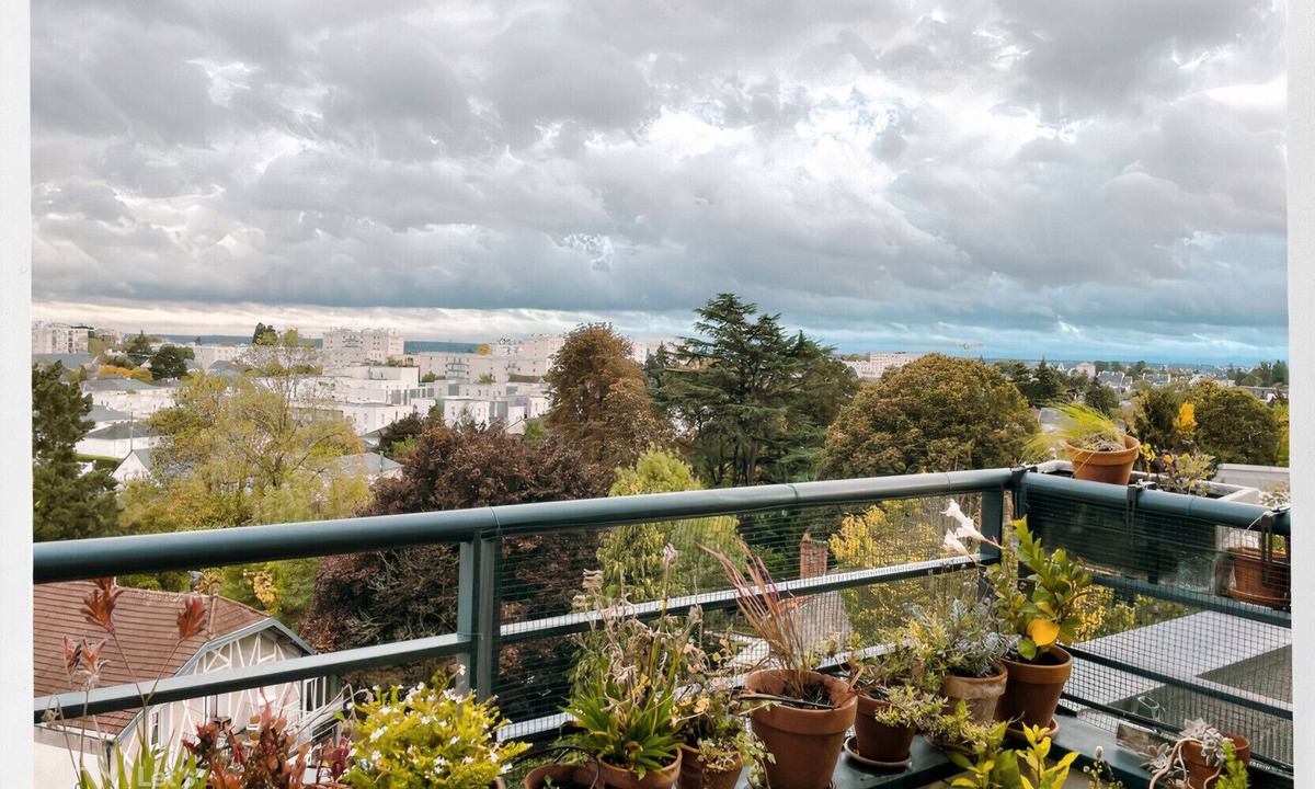 Tours Apartment | Cosy studio with panoramic terrace & parking