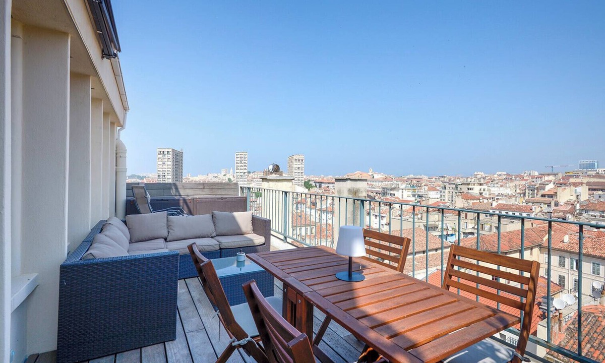 Belsunce Apartment | Cosy studio with terrace overlooking Marseille