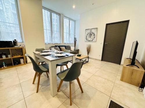 Sens Apartment | Cosy T1 Cathédrale hyper centre 4 pers by ORELYZEN