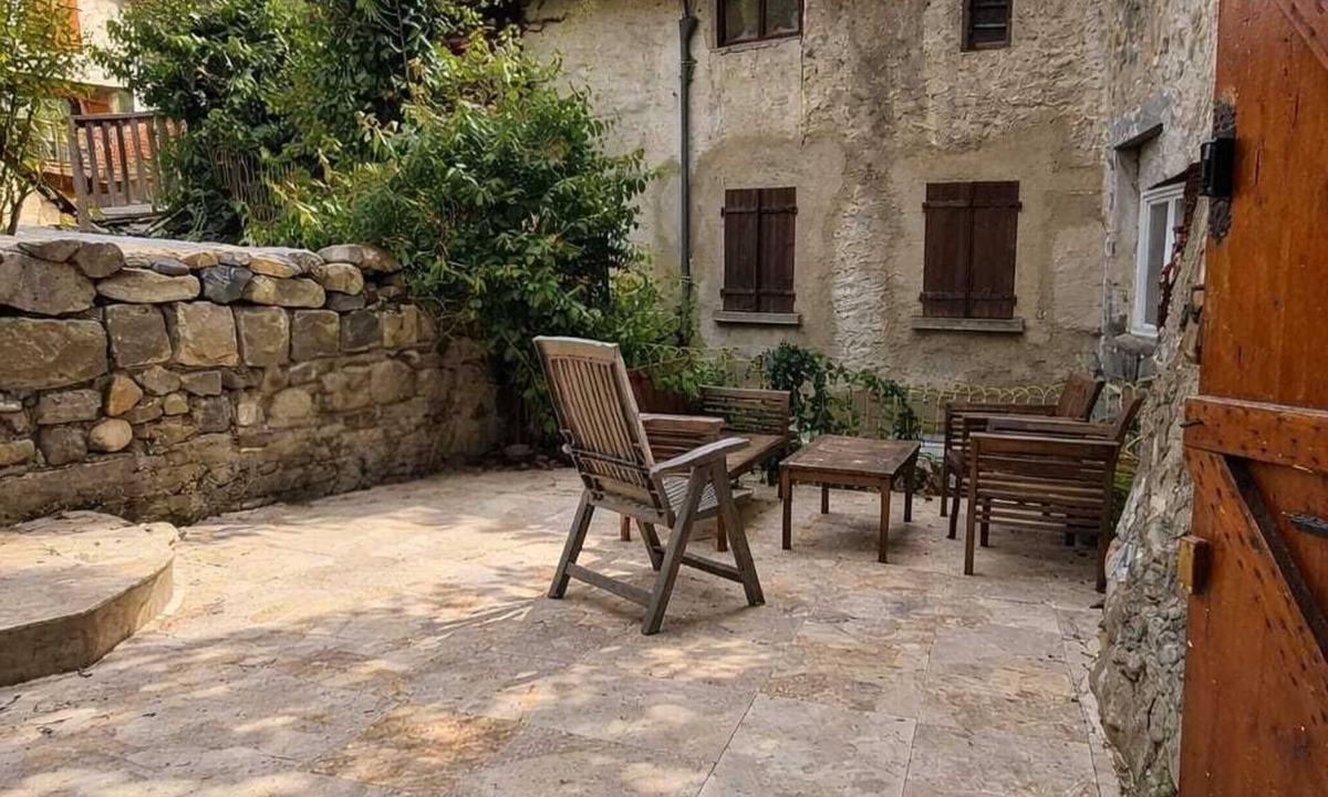 Seyne Apartment | Cosy terrace apartment - 4 pers