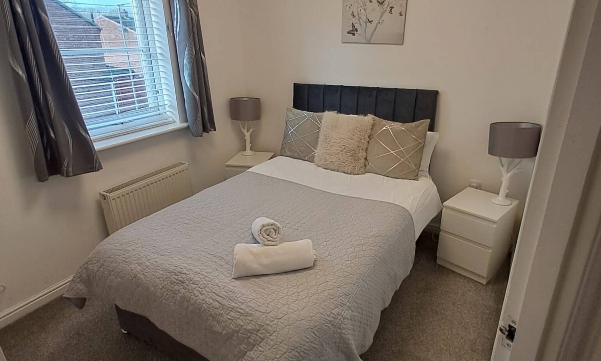 Newton-le-Willows House | Cosy Three bedroom detached property