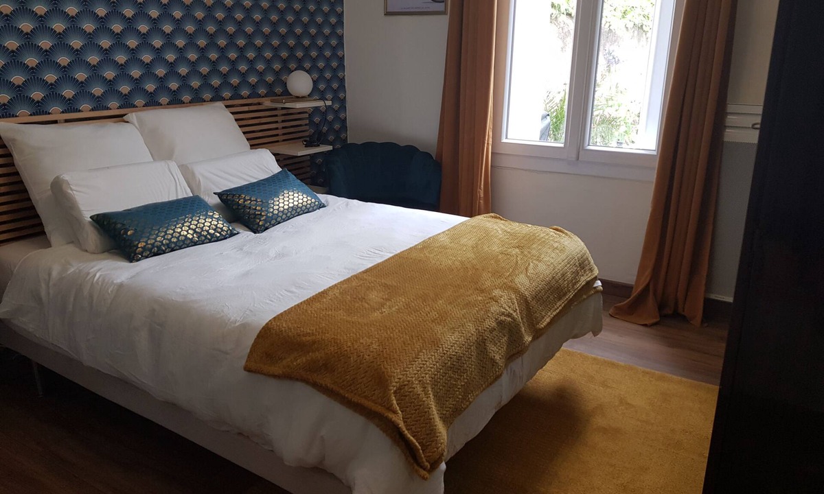 Tours City Centre House | Cosy town house with bicycles available