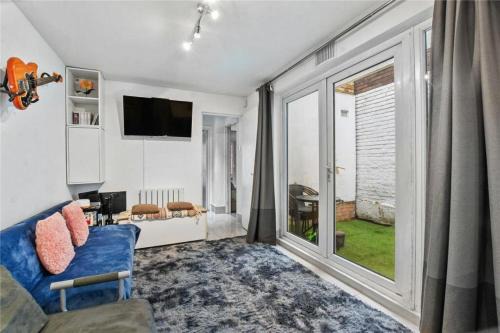 Tollington Apartment | Cosy two bed Flat