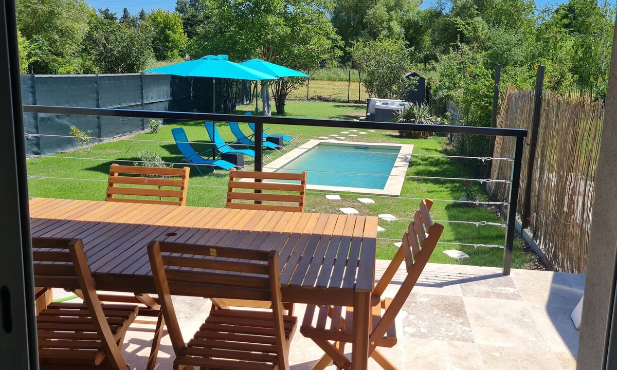 Caumont-sur-Durance House | Cosy vacation home with spa