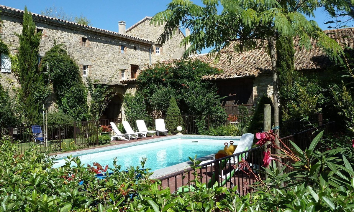 Saint-Cesaire-de-Gauzignan Villa | Cosy villa with swimming pool